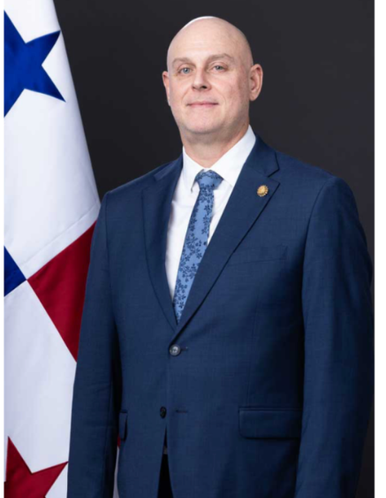 Dr. Carlos Guevara Mann, presidente de la Sociedad Bolivariana de Panamá
